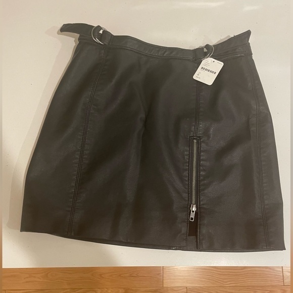 NWT Free People Faux Leather Skirt - Picture 2 of 7